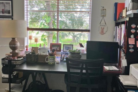 Condominio en alquiler en Hialeah, Florida, 3 dormitorios, 106.09 m2 № 1950352 - foto 12