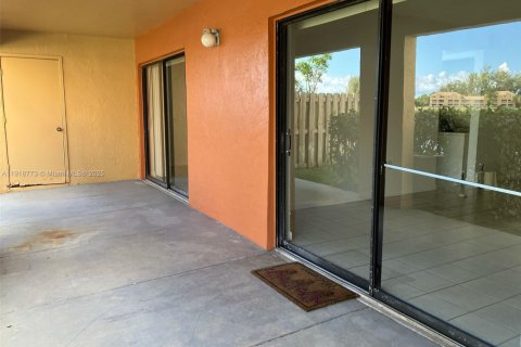 Снять в аренду кондоминиум в Форт-Лодердейл, Флорида 2 спальни, 86.12м2, № 1972108 - фото 14