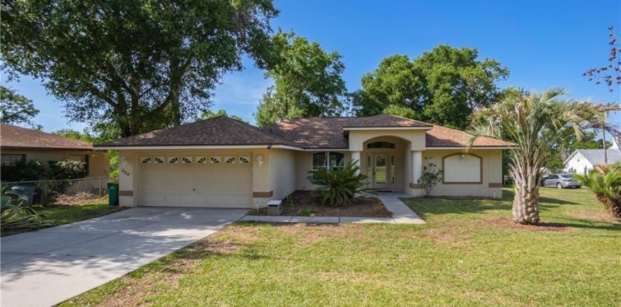 Casa en Inverness, Florida 3 dormitorios, 165.37 m2 № 1743776