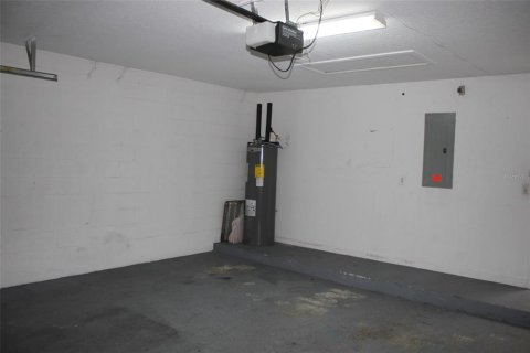 Villa ou maison à louer à Kissimmee, Floride: 4 chambres, 234.86 m2 № 1608728 - photo 27