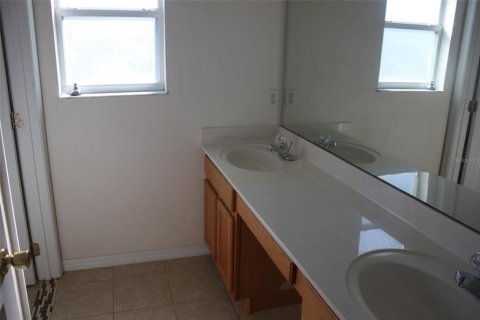 Villa ou maison à louer à Kissimmee, Floride: 4 chambres, 234.86 m2 № 1608728 - photo 28