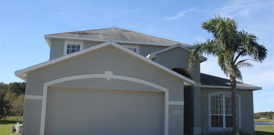 Villa ou maison à Kissimmee, Floride 4 chambres, 234.86 m2 № 1608728