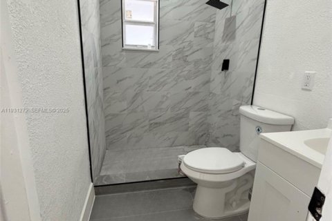 Villa ou maison à vendre à Pompano Beach, Floride: 2 chambres, 55.74 m2 № 1990383 - photo 8