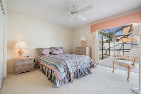 House in Tampa, Florida 3 bedrooms, 216.56 sq.m. № 1613817 - photo 30
