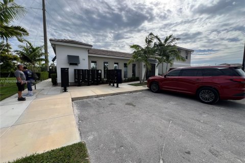 Casa en venta en Homestead, Florida, 4 dormitorios, 186.36 m2 № 1965423 - foto 25