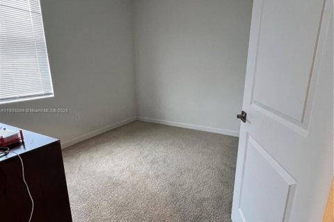 Casa en venta en Homestead, Florida, 4 dormitorios, 186.36 m2 № 1965423 - foto 16