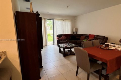 Casa en venta en Homestead, Florida, 4 dormitorios, 186.36 m2 № 1965423 - foto 14