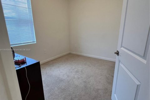 Casa en venta en Homestead, Florida, 4 dormitorios, 186.36 m2 № 1965423 - foto 19