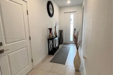 Casa en venta en Homestead, Florida, 4 dormitorios, 186.36 m2 № 1965423 - foto 11