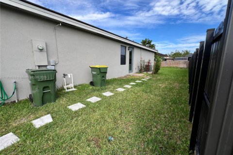 Casa en venta en Homestead, Florida, 4 dormitorios, 186.36 m2 № 1965423 - foto 4