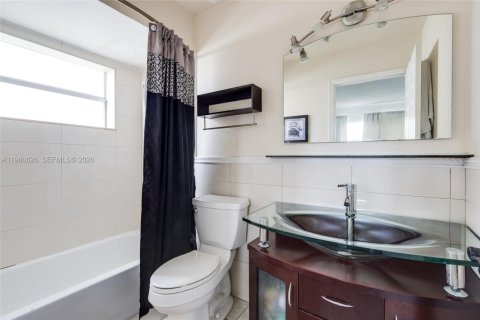 Купить кондоминиум в Лодерхилл, Флорида 2 спальни, 80.82м2, № 2023482 - фото 16