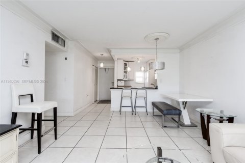 Купить кондоминиум в Лодерхилл, Флорида 2 спальни, 80.82м2, № 2023482 - фото 5