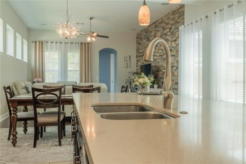 House in Orlando, Florida 3 bedrooms, 221.48 sq.m. № 1742629 - photo 14