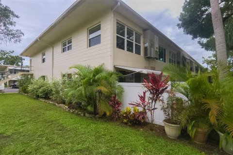 Condo in Kenneth City, Florida, 1 bedroom № 2196928 - photo 19