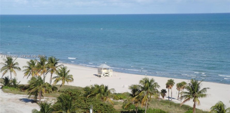 Кондоминиум с 2 спальнями в Ки-Бискейн, Флорида № 2033574