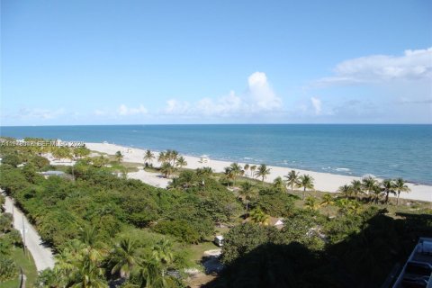 Снять в аренду кондоминиум в Ки-Бискейн, Флорида 2 спальни, 117.06м2, № 2033574 - фото 7