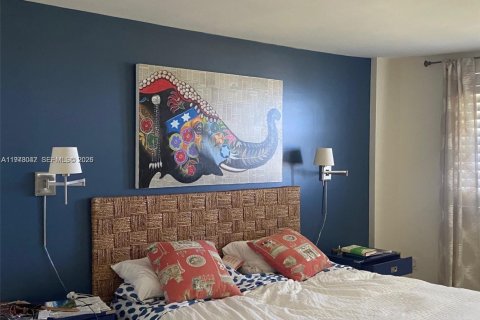 Снять в аренду кондоминиум в Ки-Бискейн, Флорида 2 спальни, 117.06м2, № 2033574 - фото 4