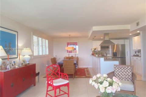 Снять в аренду кондоминиум в Ки-Бискейн, Флорида 2 спальни, 117.06м2, № 2033574 - фото 17