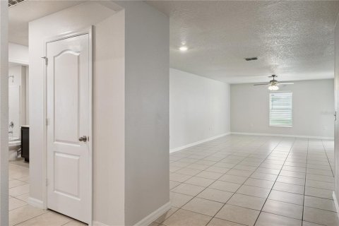 Villa ou maison à vendre à Mascotte, Floride: 5 chambres, 180.6 m2 № 2396674 - photo 8