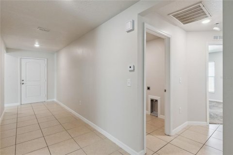 Villa ou maison à vendre à Mascotte, Floride: 5 chambres, 180.6 m2 № 2396674 - photo 4