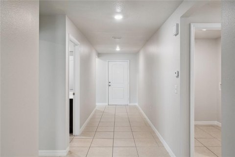 Villa ou maison à vendre à Mascotte, Floride: 5 chambres, 180.6 m2 № 2396674 - photo 5