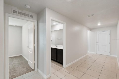 Villa ou maison à vendre à Mascotte, Floride: 5 chambres, 180.6 m2 № 2396674 - photo 3