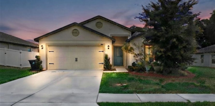 Villa ou maison à Mascotte, Floride 5 chambres, 180.6 m2 № 2396674