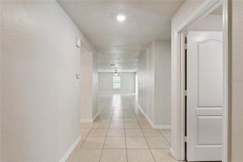 Villa ou maison à vendre à Mascotte, Floride: 5 chambres, 180.6 m2 № 2396674 - photo 7