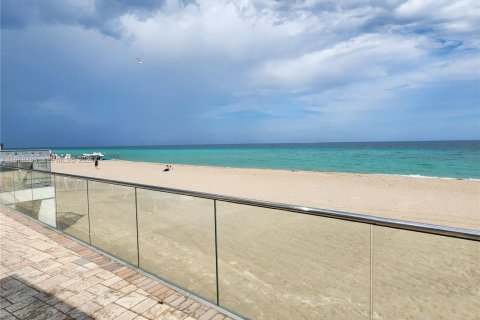 Купить кондоминиум в Холливуд, Флорида 1 спальня, 83.8м2, № 2033704 - фото 21