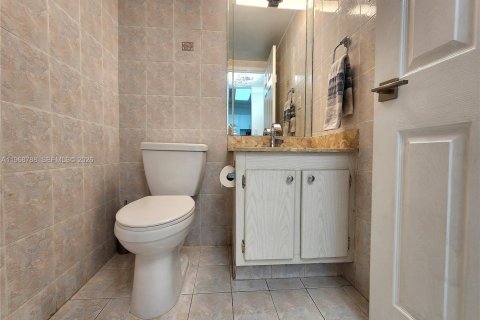 Купить кондоминиум в Холливуд, Флорида 1 спальня, 83.8м2, № 2033704 - фото 15