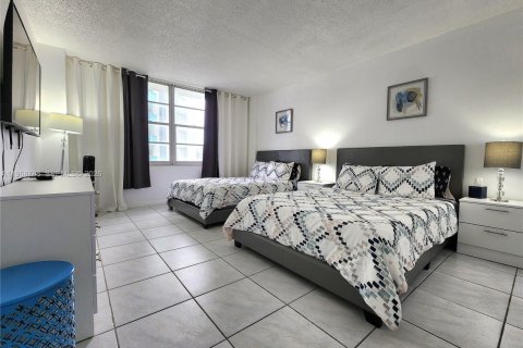 Купить кондоминиум в Холливуд, Флорида 1 спальня, 83.8м2, № 2033704 - фото 13