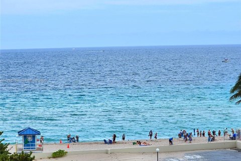 Купить кондоминиум в Холливуд, Флорида 1 спальня, 83.8м2, № 2033704 - фото 4