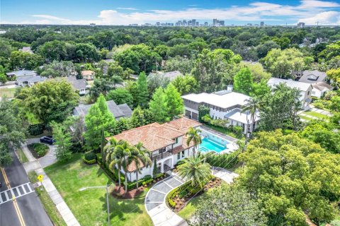 House in Winter Park, Florida 4 bedrooms, 307.23 sq.m. № 1644746 - photo 7