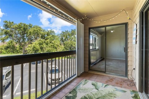 Condo in Sebastian, Florida, 2 bedrooms № 2229530 - photo 19