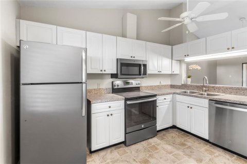 Condo in Sebastian, Florida, 2 bedrooms № 2229530 - photo 8