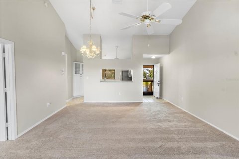 Condo in Sebastian, Florida, 2 bedrooms № 2229530 - photo 4