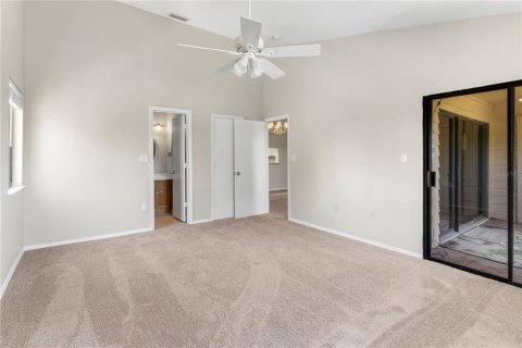 Condo in Sebastian, Florida, 2 bedrooms № 2229530 - photo 14