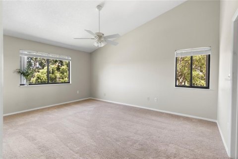 Condo in Sebastian, Florida, 2 bedrooms № 2229530 - photo 15