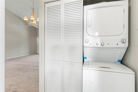 Condo in Sebastian, Florida, 2 bedrooms № 2229530 - photo 13