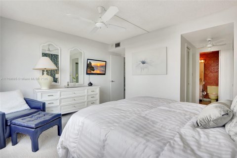 Condo in Hollywood, Florida, 1 bedroom  № 1647592 - photo 9