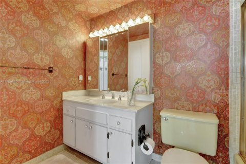 Condo in Hollywood, Florida, 1 bedroom  № 1647592 - photo 12