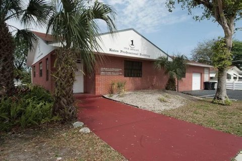 Propiedad comercial en venta en North Miami Beach, Florida № 2146386 - foto 3