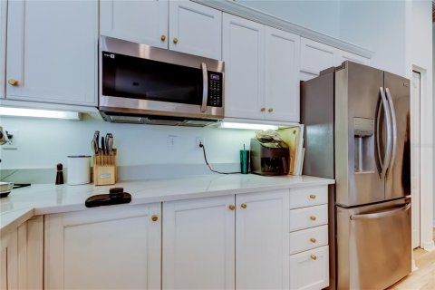 Casa en alquiler en Tampa, Florida, 4 dormitorios, 227.89 m2 № 1785386 - foto 13