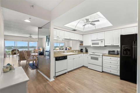 Condominio en venta en Saint Petersburg, Florida, 3 dormitorios, 136.57 m2 № 1719880 - foto 10