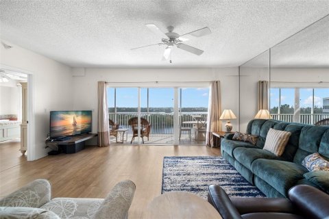 Condominio en venta en Saint Petersburg, Florida, 3 dormitorios, 136.57 m2 № 1719880 - foto 8