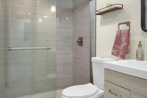 Villa ou maison à vendre à Hialeah, Floride: 2 chambres, 146.97 m2 № 2319655 - photo 18