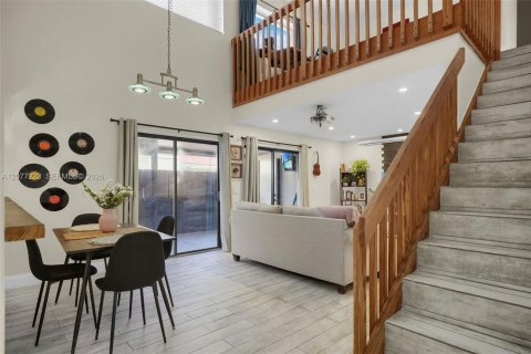 Villa ou maison à vendre à Hialeah, Floride: 2 chambres, 146.97 m2 № 2319655 - photo 11