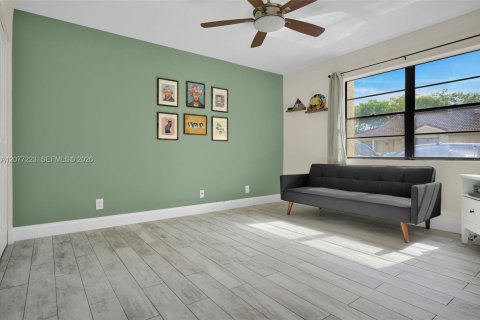 Villa ou maison à vendre à Hialeah, Floride: 2 chambres, 146.97 m2 № 2319655 - photo 16