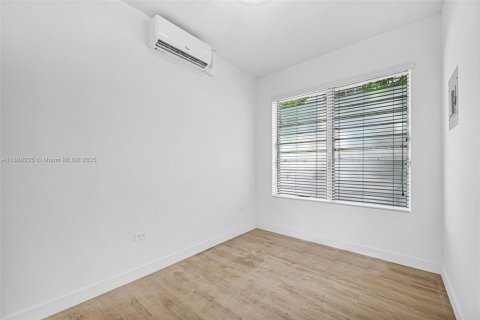 Снять в аренду квартиру в Майами-Бич, Флорида 2 спальни, 65.03м2, № 1942250 - фото 15