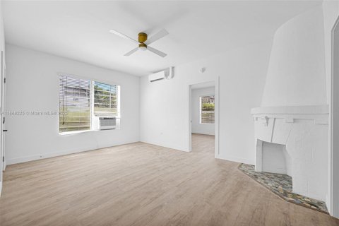 Снять в аренду квартиру в Майами-Бич, Флорида 2 спальни, 65.03м2, № 1942250 - фото 3